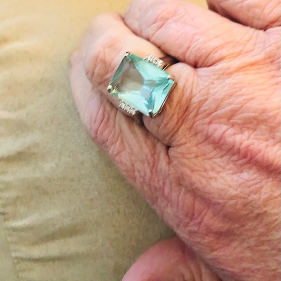 - 🌈 Aquamarine 8 ct. Emerald Cut in .925 - Picture 5 of 5